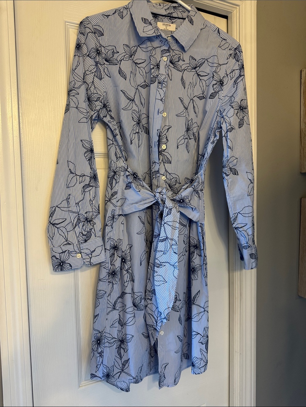 UNTUCKit Blue & White Striped Floral Button-Up dress with tie